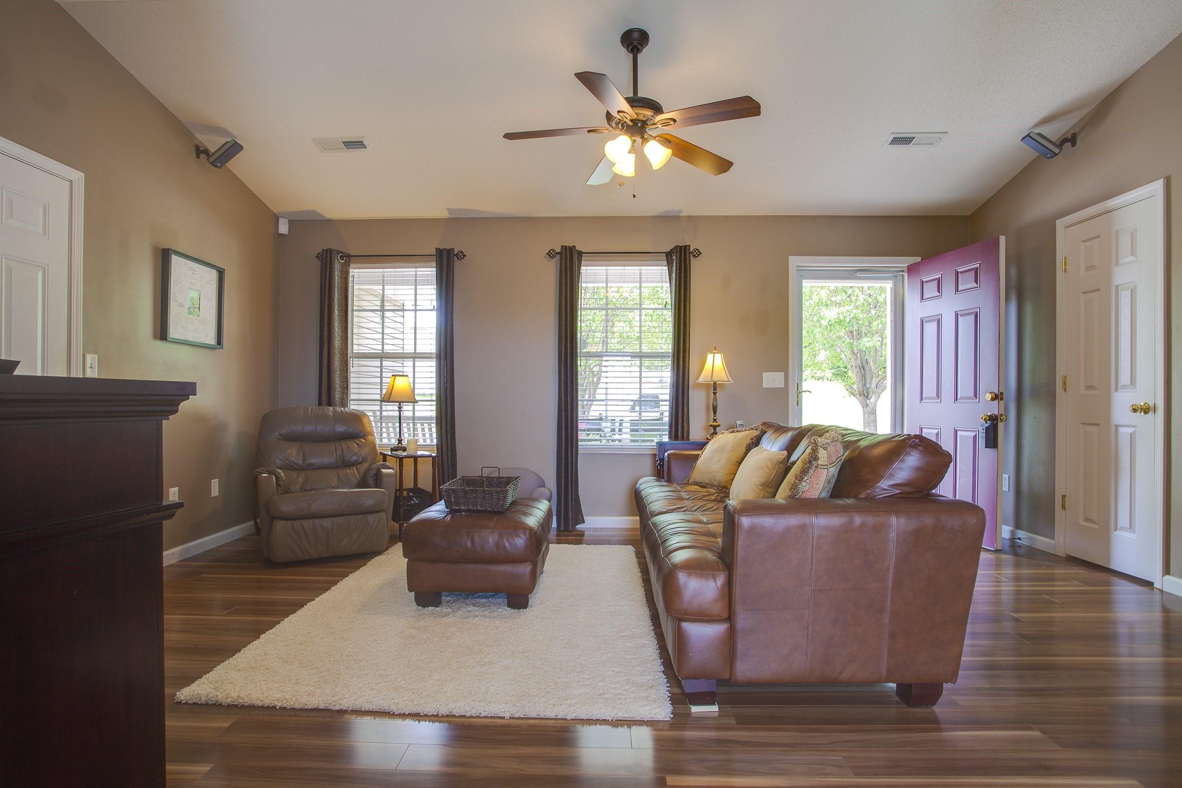 6487 Hugh Willis Road Powell, TN 37849 - Photo 13 of 27 Great Room with Vault