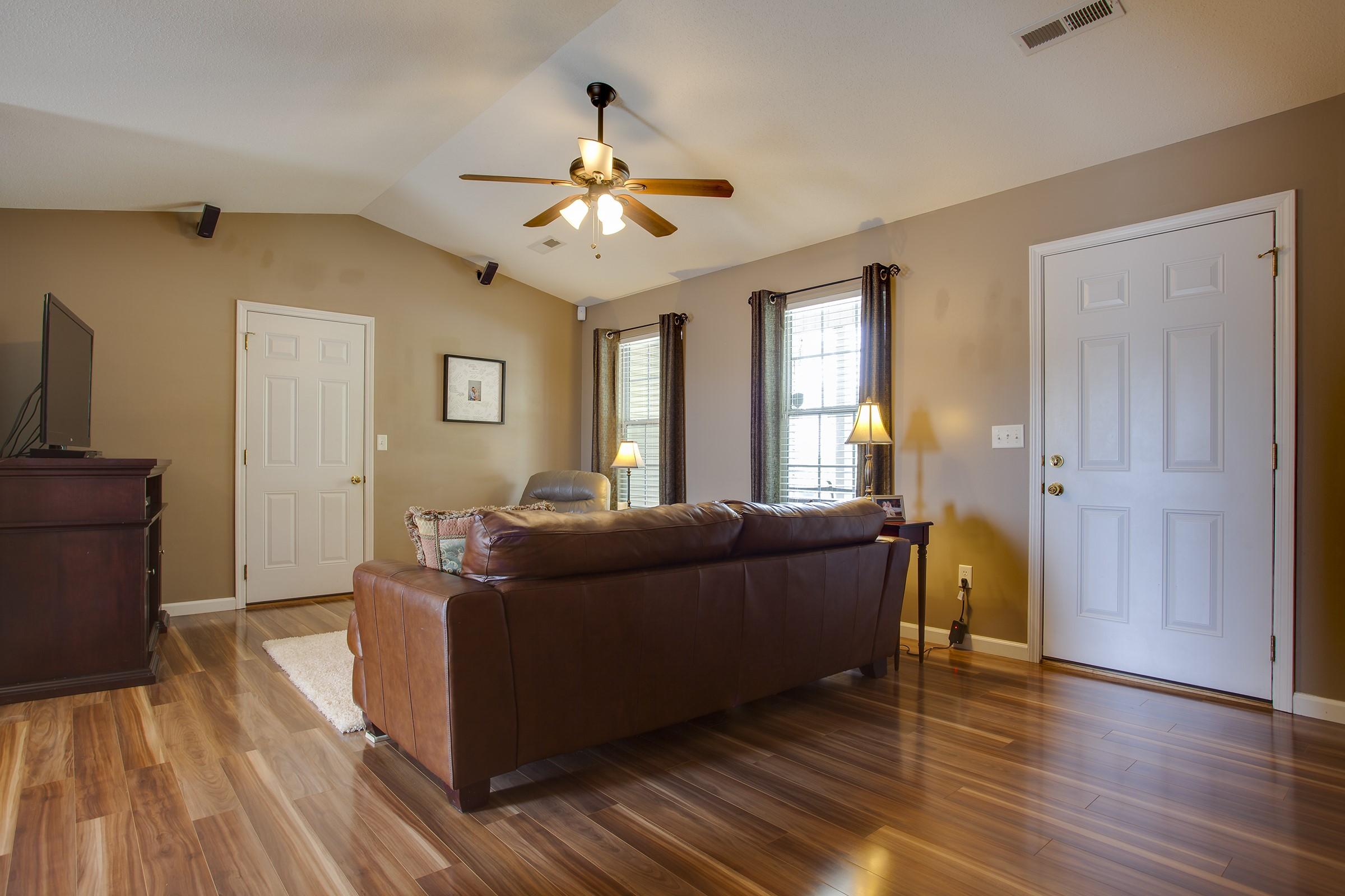 6487 Hugh Willis Road Powell, TN 37849 - Photo 5 of 27 Great Room with Ceiling Fan