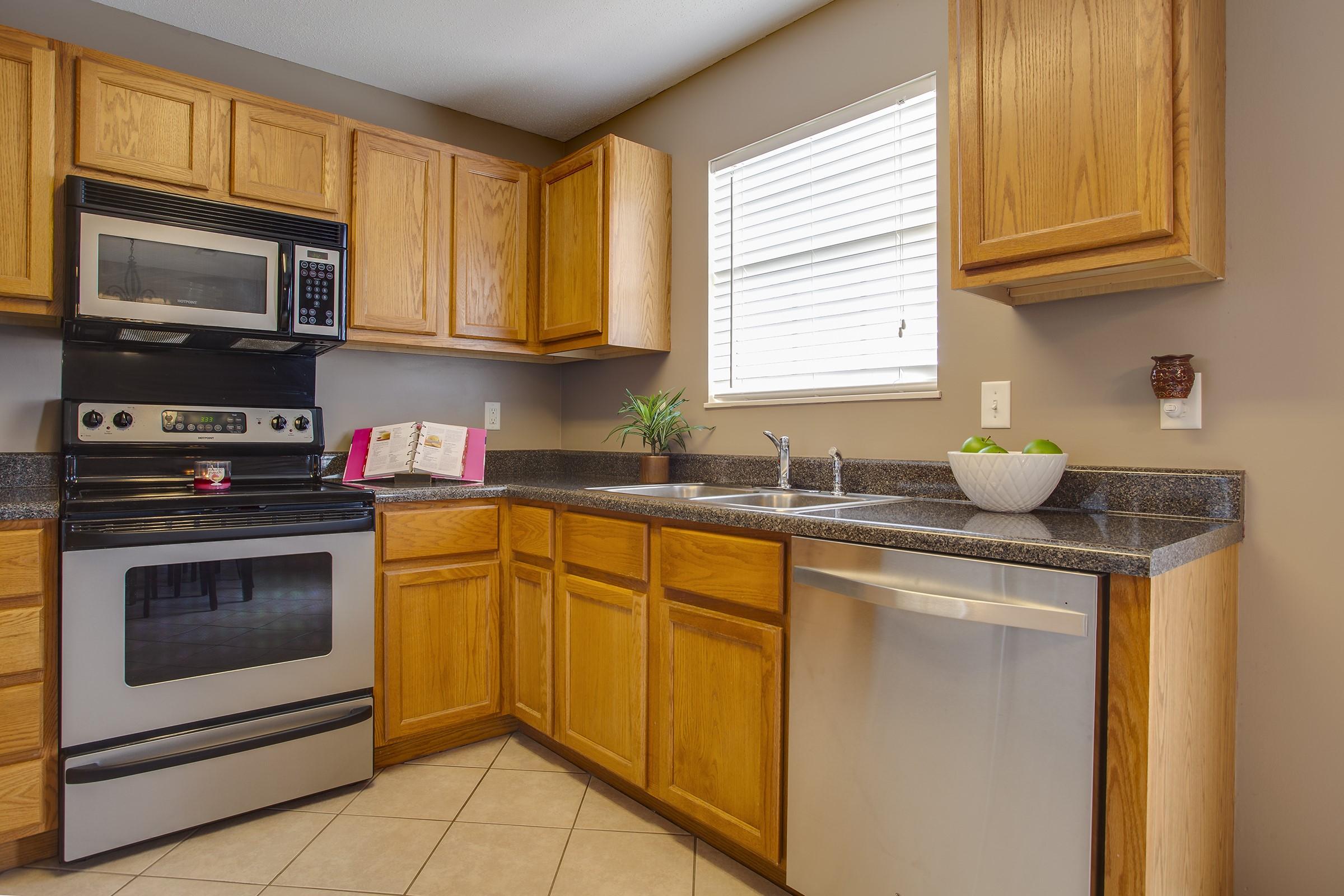 6487 Hugh Willis Road Powell, TN 37849 - Photo 6 of 27 Kitchen
