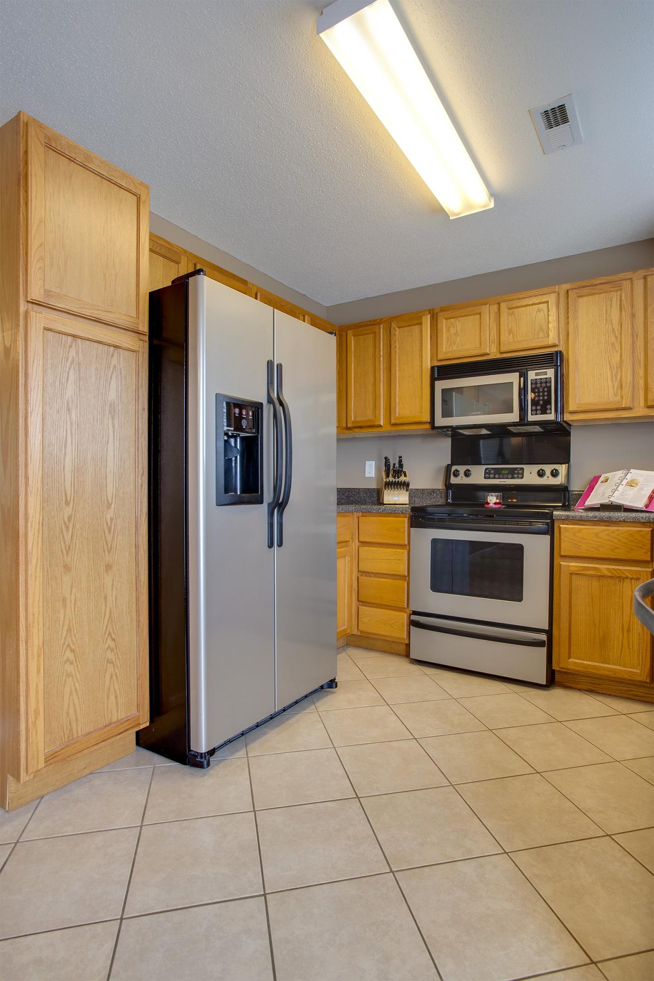 6487 Hugh Willis Road Powell, TN 37849 - Photo 7 of 27 Kitchen Tile Flooring