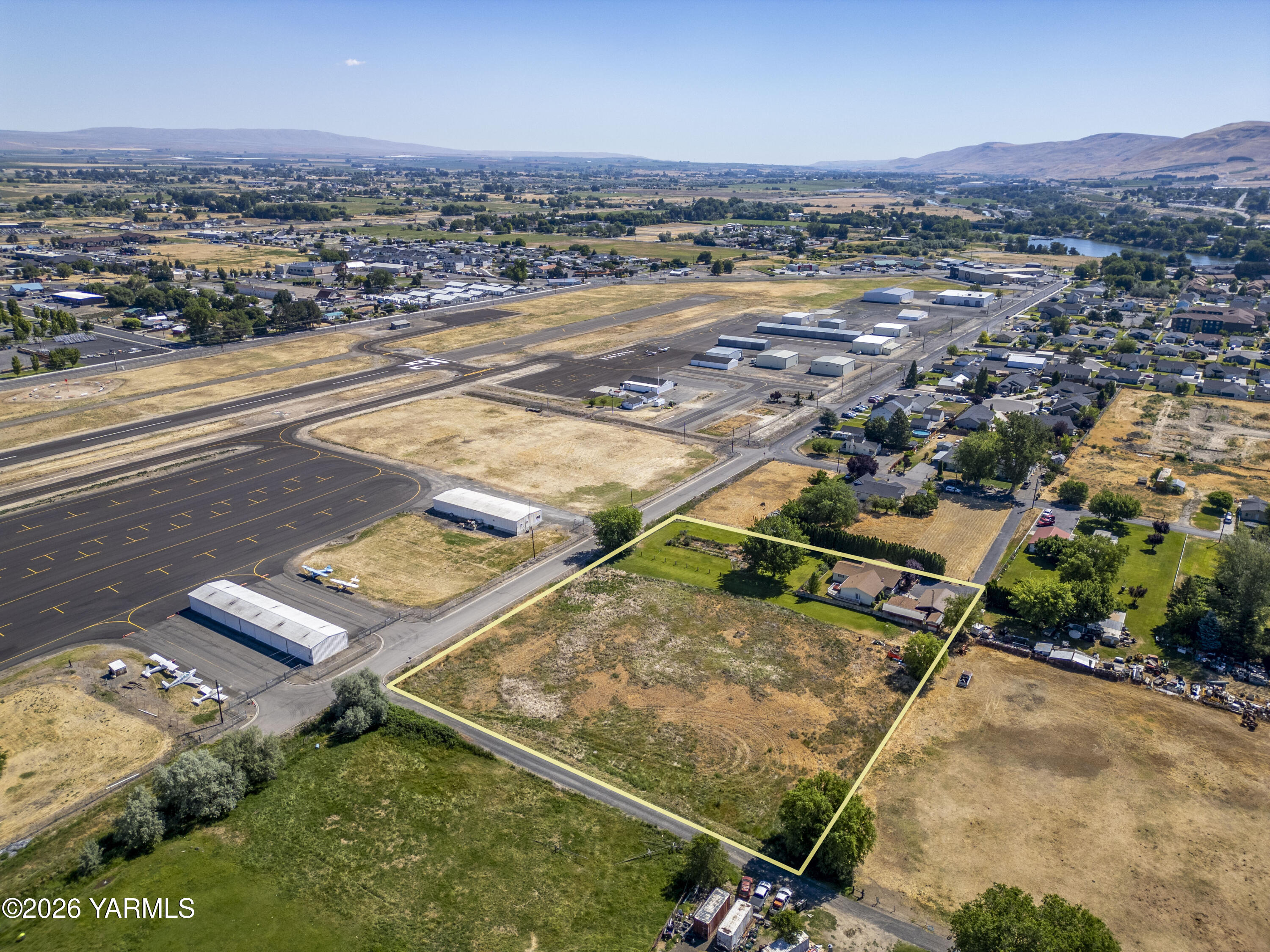 340 Nunn Road Prosser, WA 99350 - Photo 9 of 12 340 S Nunn Rd 6.17.26 10