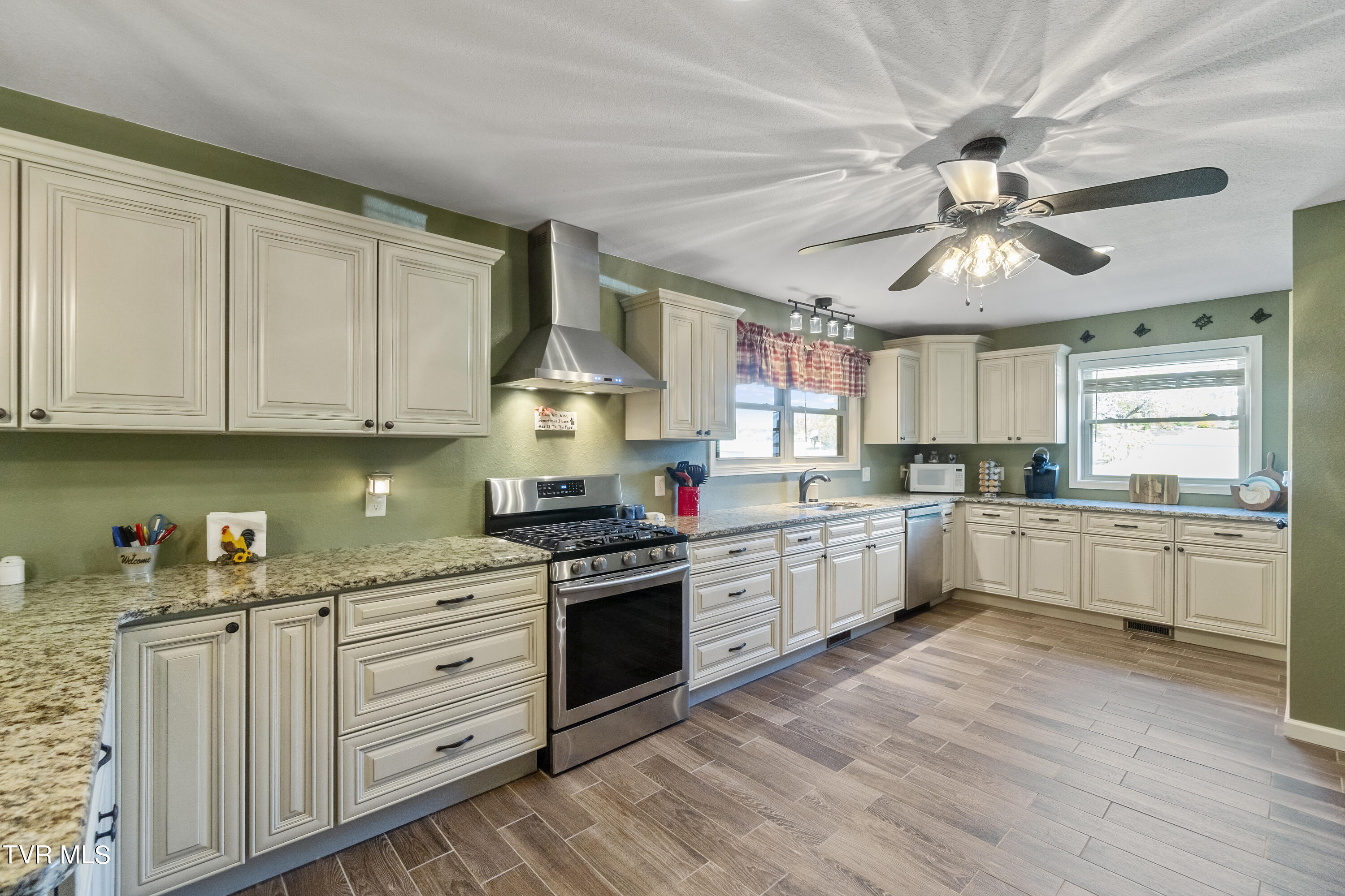315 Emerald Road Mosheim, TN 37818 - Photo 16 of 78 DSC00475