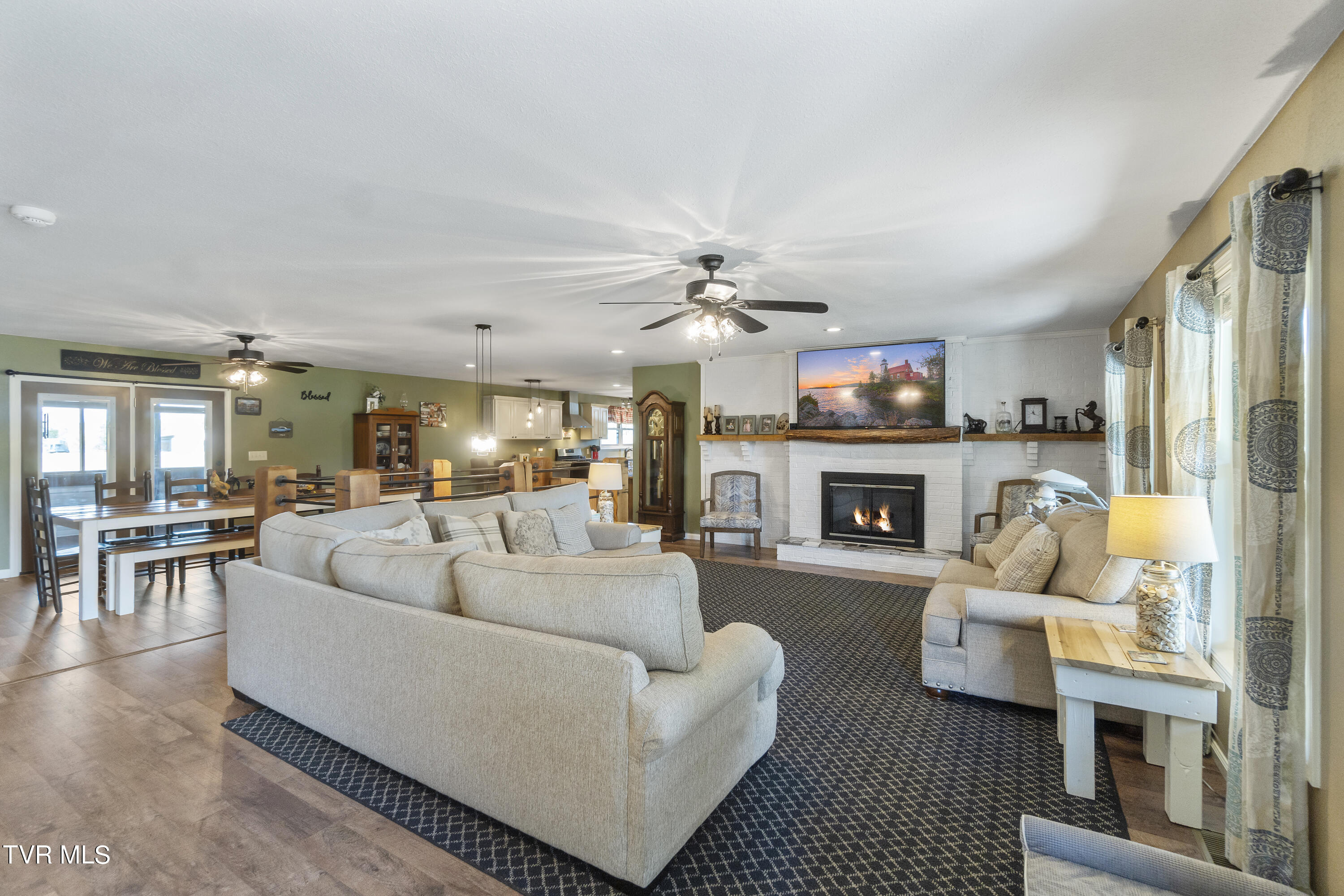 315 Emerald Road Mosheim, TN 37818 - Photo 10 of 78 DSC00509