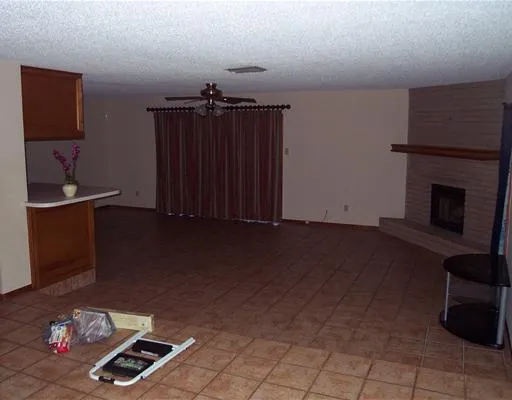 a view of livingroom with furniture