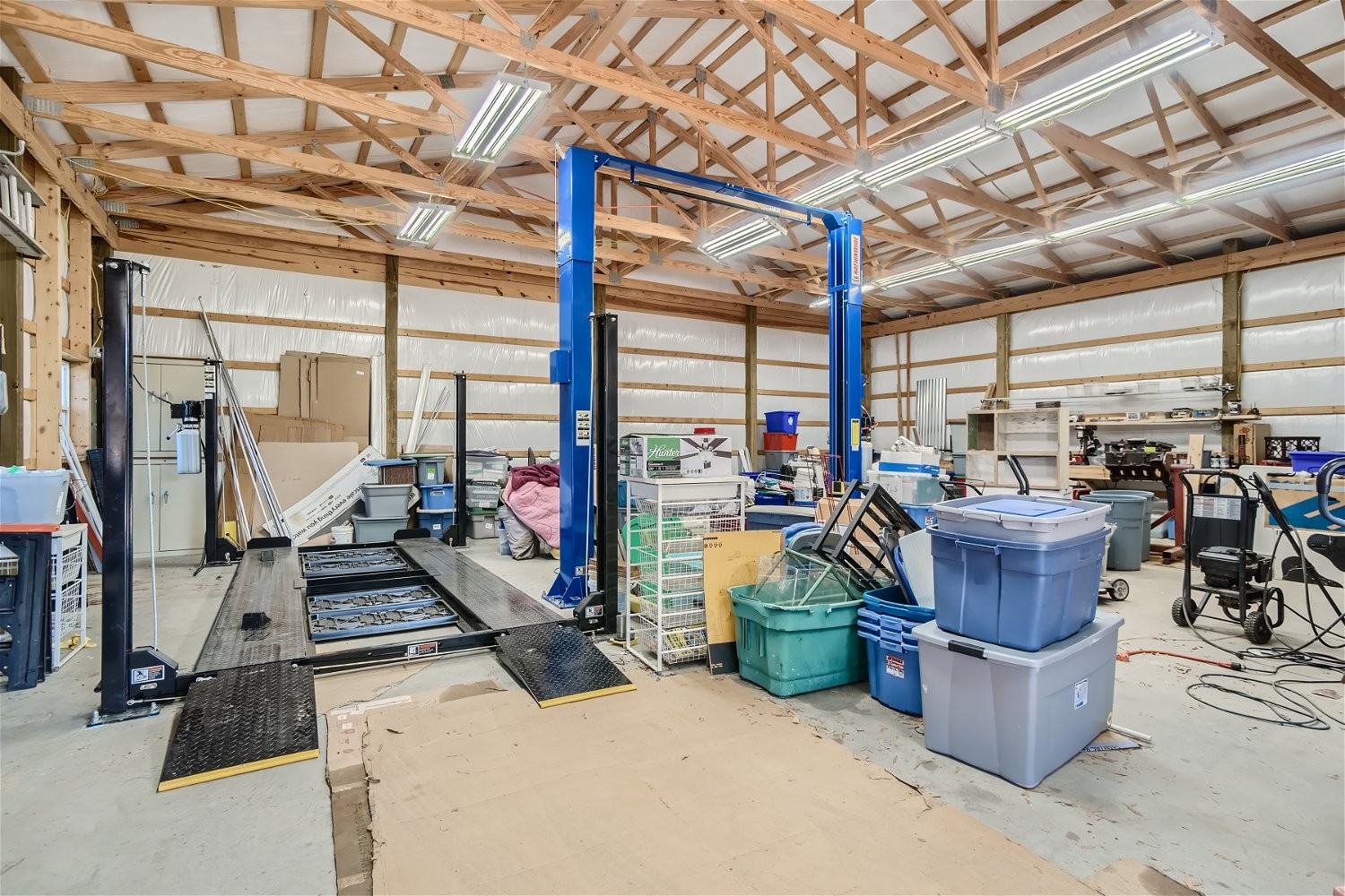2378 Tom Fitzgerald Road Columbia, TN 38401 - Photo 22 of 34 a view of a room with gym equipment