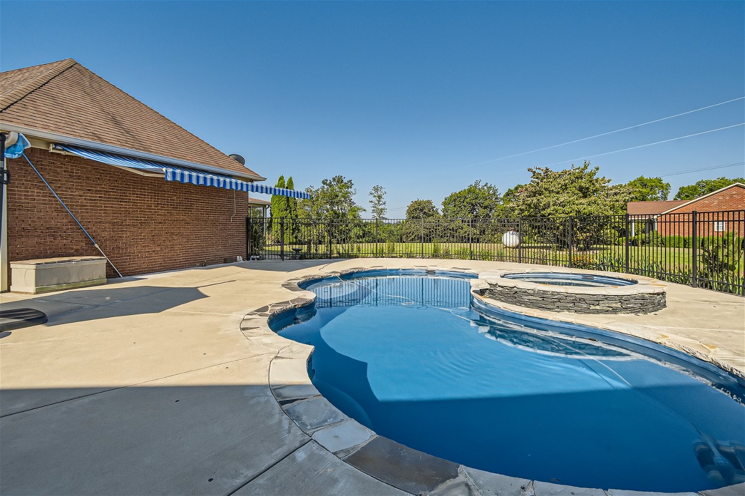 2378 Tom Fitzgerald Road Columbia, TN 38401 - Photo 27 of 34 a view of a swimming pool with an outdoor space