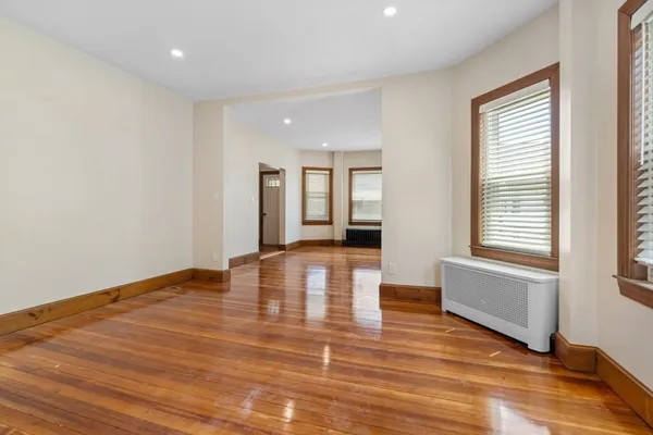 $2,400 | 62 Vernal Street, Unit 3, Everett, MA 02149