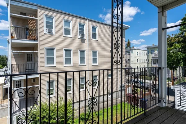 $2,400 | 62 Vernal Street, Unit 3, Everett, MA 02149