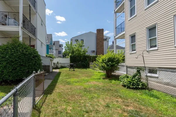 $2,400 | 62 Vernal Street, Unit 3, Everett, MA 02149