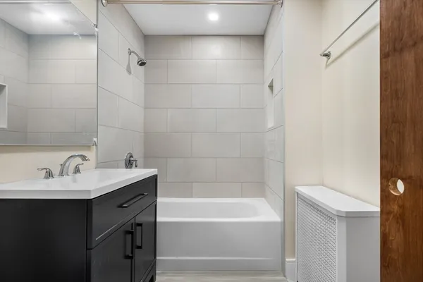 $2,400 | 62 Vernal Street, Unit 3, Everett, MA 02149