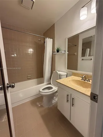 $2,000 | 9649 Northwest 4th Street, Unit 5E, Coral Springs, FL 33071