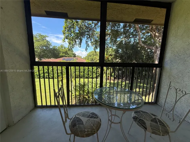 $2,000 | 9649 Northwest 4th Street, Unit 5E, Coral Springs, FL 33071