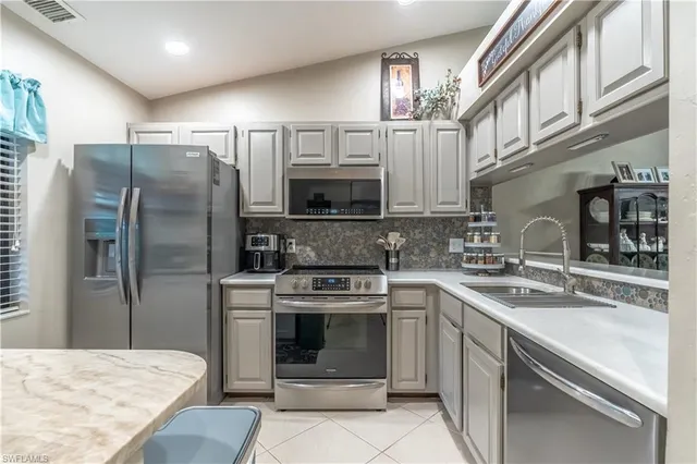 $280,000 | 2069 Pine Isle Lane, Unit 2069, Naples, FL 34112