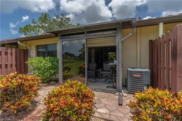 $280,000 | 2069 Pine Isle Lane, Unit 2069, Naples, FL 34112