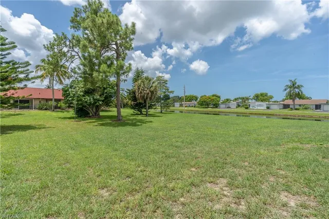 $280,000 | 2069 Pine Isle Lane, Unit 2069, Naples, FL 34112