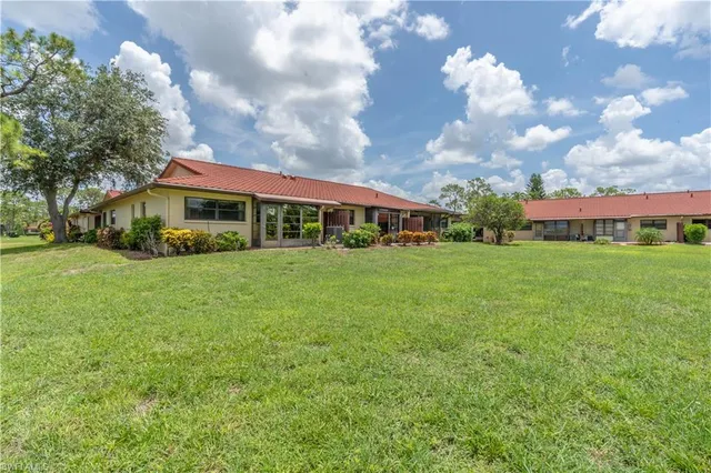 $280,000 | 2069 Pine Isle Lane, Unit 2069, Naples, FL 34112