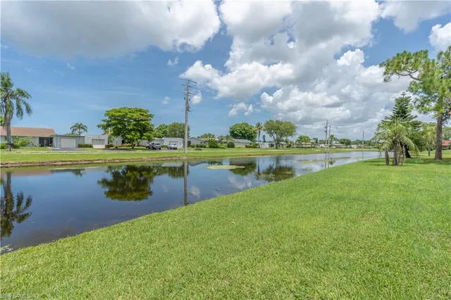 $280,000 | 2069 Pine Isle Lane, Unit 2069, Naples, FL 34112