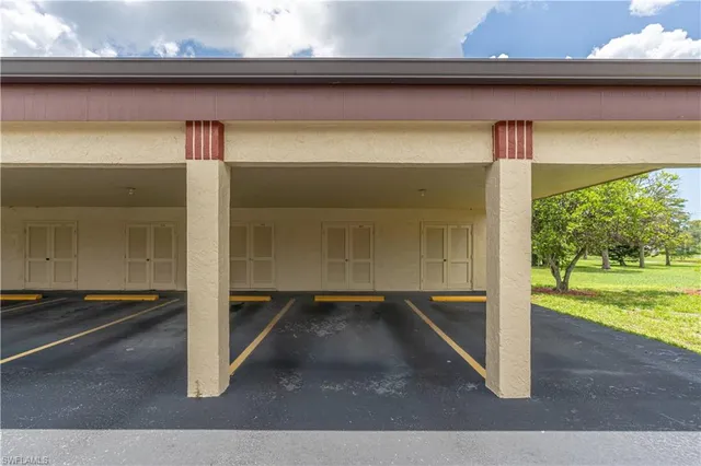 $280,000 | 2069 Pine Isle Lane, Unit 2069, Naples, FL 34112