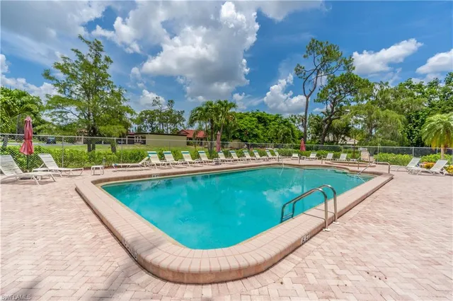 $280,000 | 2069 Pine Isle Lane, Unit 2069, Naples, FL 34112