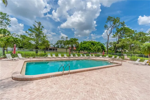 $280,000 | 2069 Pine Isle Lane, Unit 2069, Naples, FL 34112