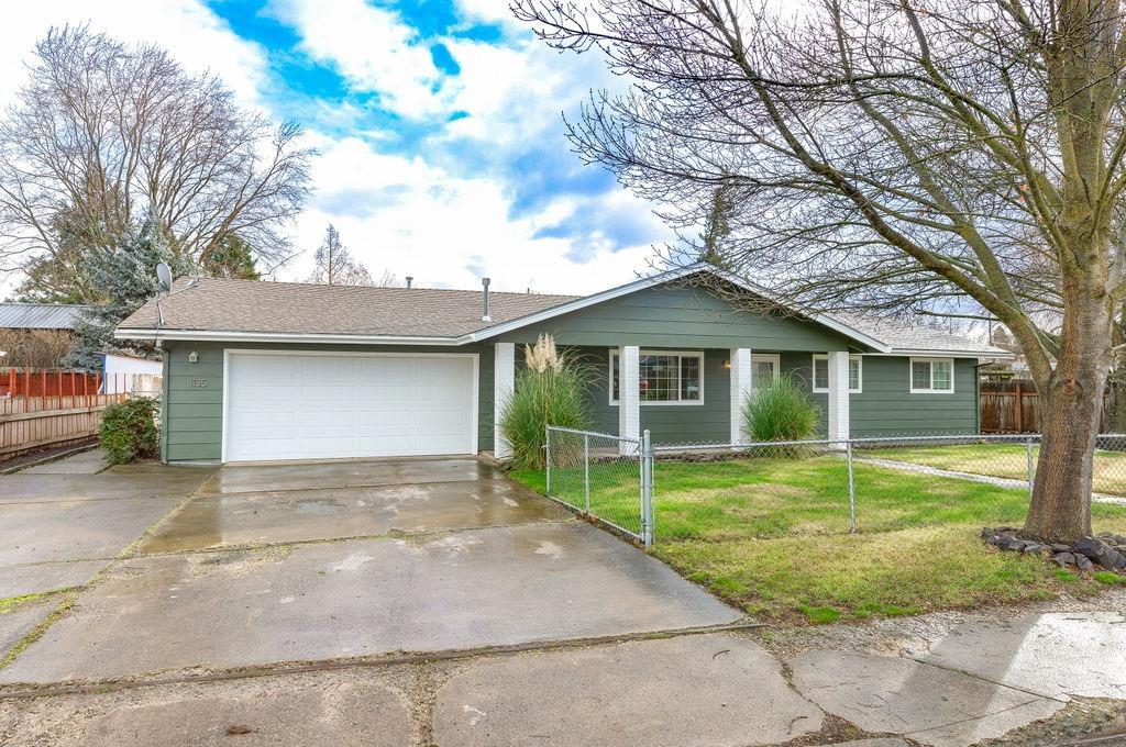 1135 Freeman Road Central Point, OR 97502 - Photo 1 of 31 Primary Photo