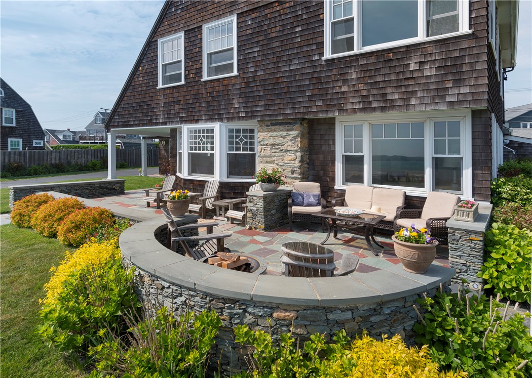 115 Purgatory Road Middletown, RI 02842 - Photo 3 of 37