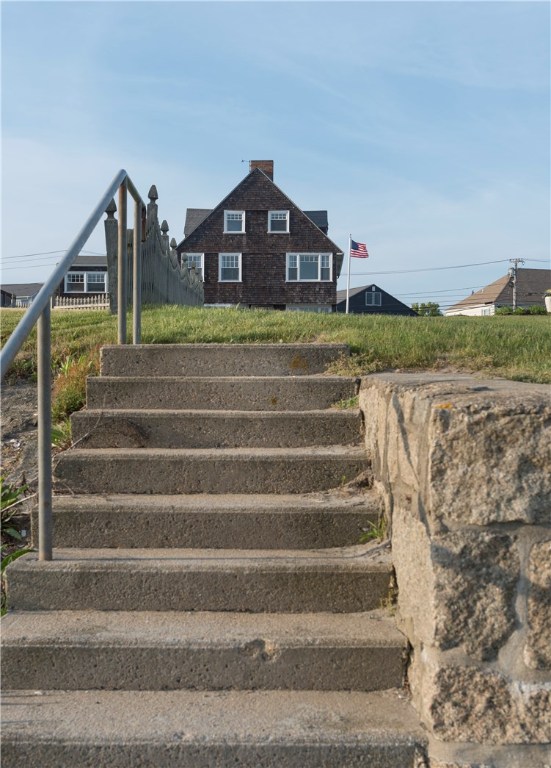115 Purgatory Road Middletown, RI 02842 - Photo 4 of 37