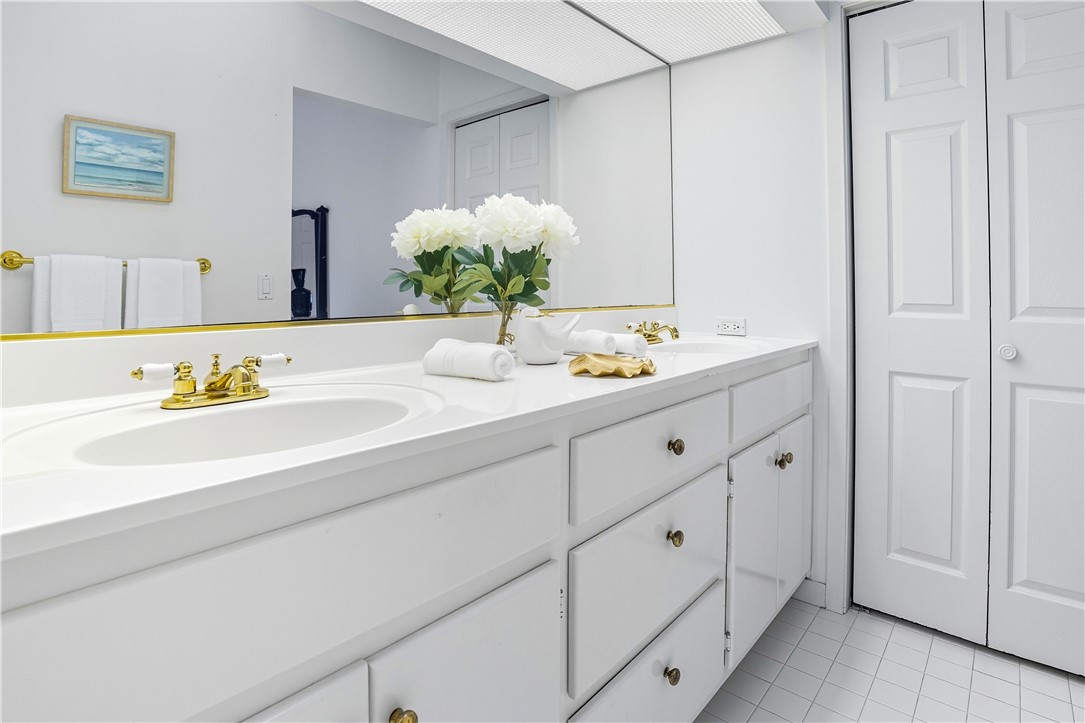 4 Bay Tree Court West St. Simons Island, GA 31522 - Photo 15 of 47