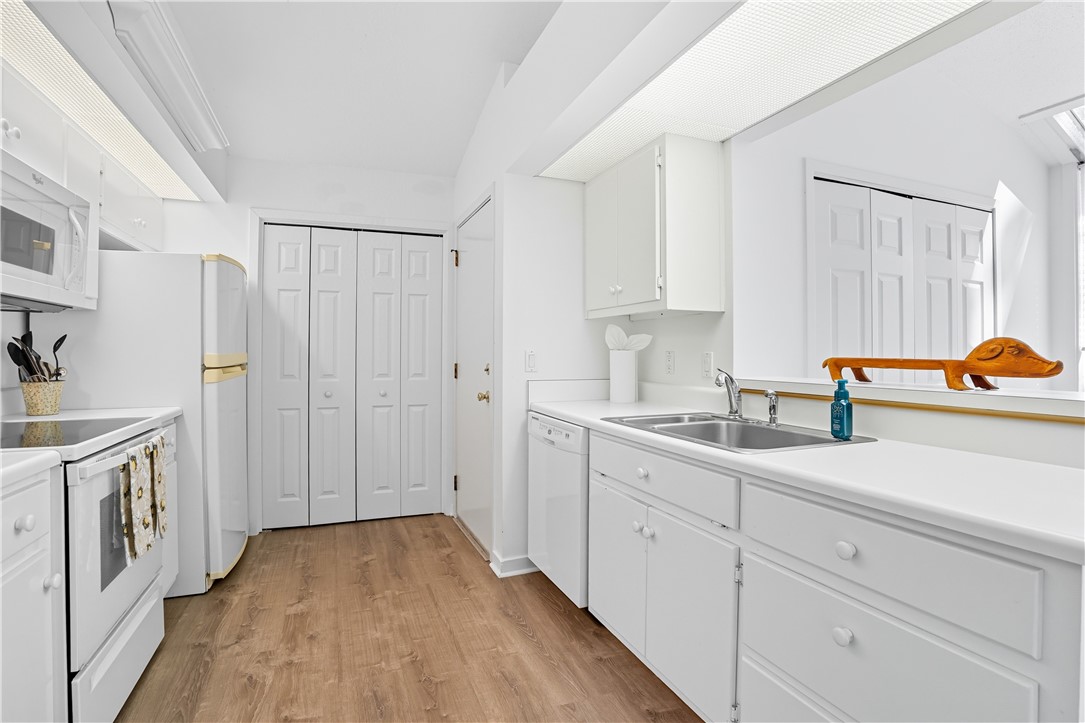 4 Bay Tree Court West St. Simons Island, GA 31522 - Photo 17 of 47