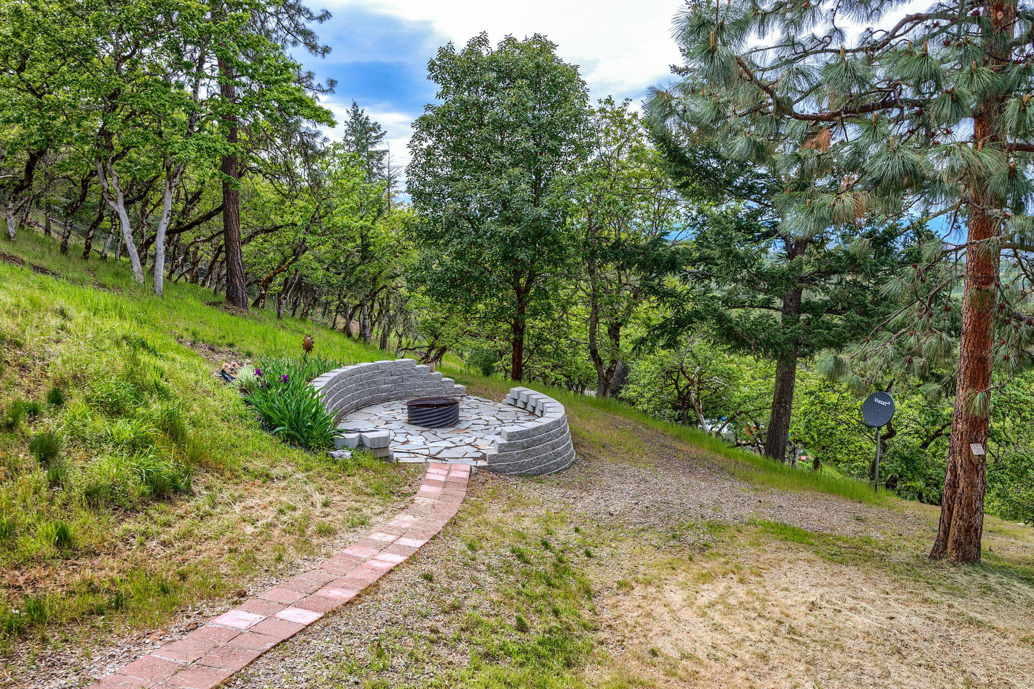 1011 Wren Ridge Drive Eagle Point, OR 97524 - Photo 41 of 89 Stone Patio - Fire Pit