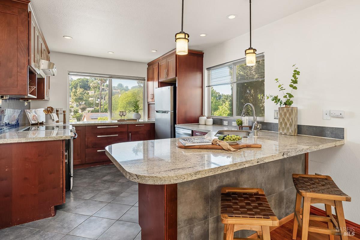 727 Alice Street Novato, CA 94945 - Photo 5 of 23