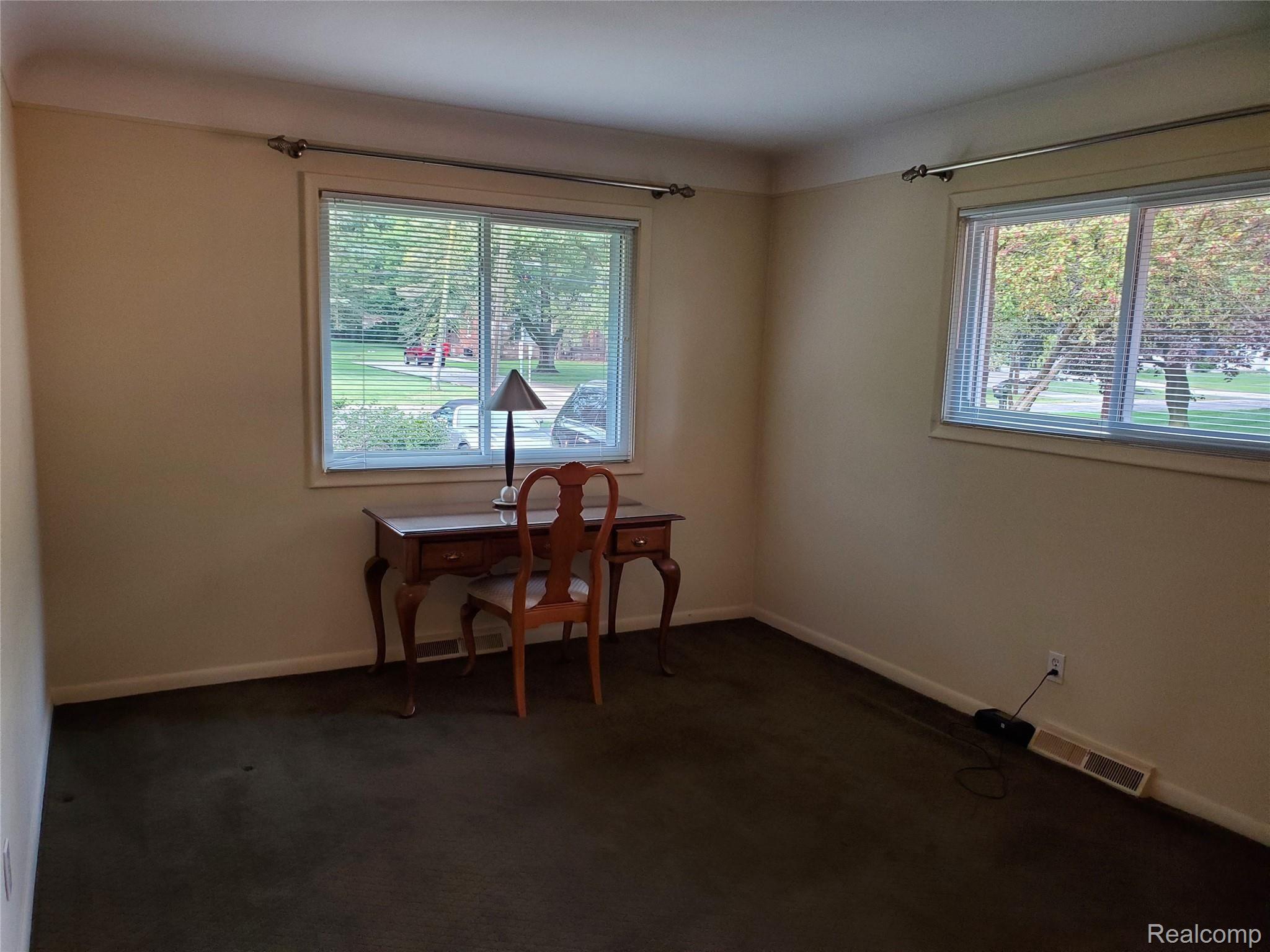 19769 Midway Road Southfield, MI 48075 - Photo 29 of 35 20210914_175735.jpg