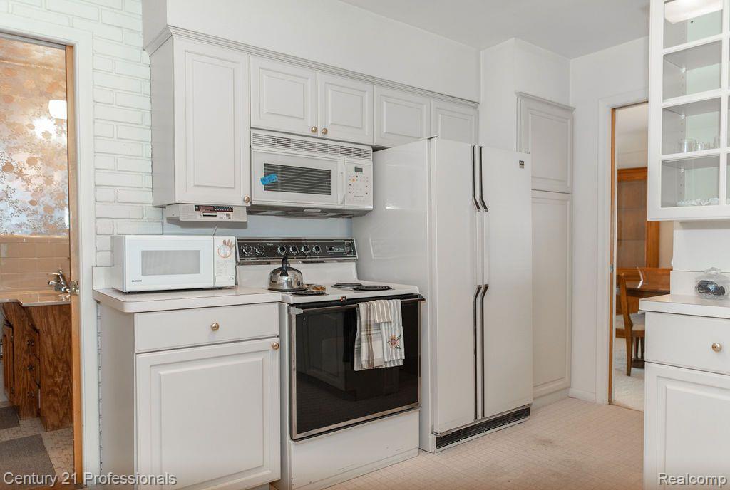 4026 Highfield Road Royal Oak, MI 48073 - Photo 13 of 34 Gallery Image 13