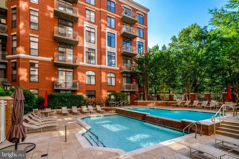 $499,990 | 1201 North Garfield Street, Unit 202, Arlington, VA 22201
