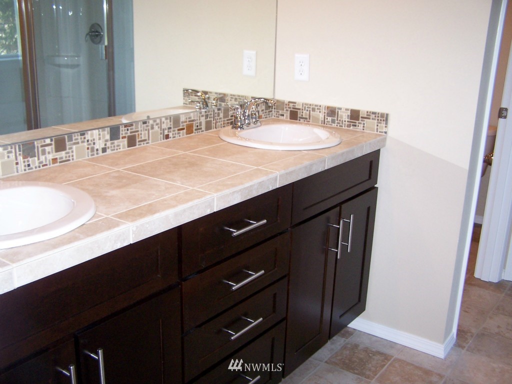 11017 Southeast 184th Place Renton, WA 98055 - Photo 13 of 18