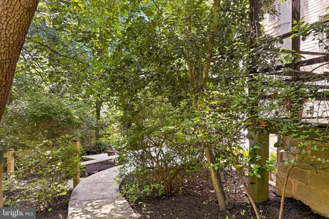 $975,000 | 204 North Evergreen Street, Arlington, VA 22203