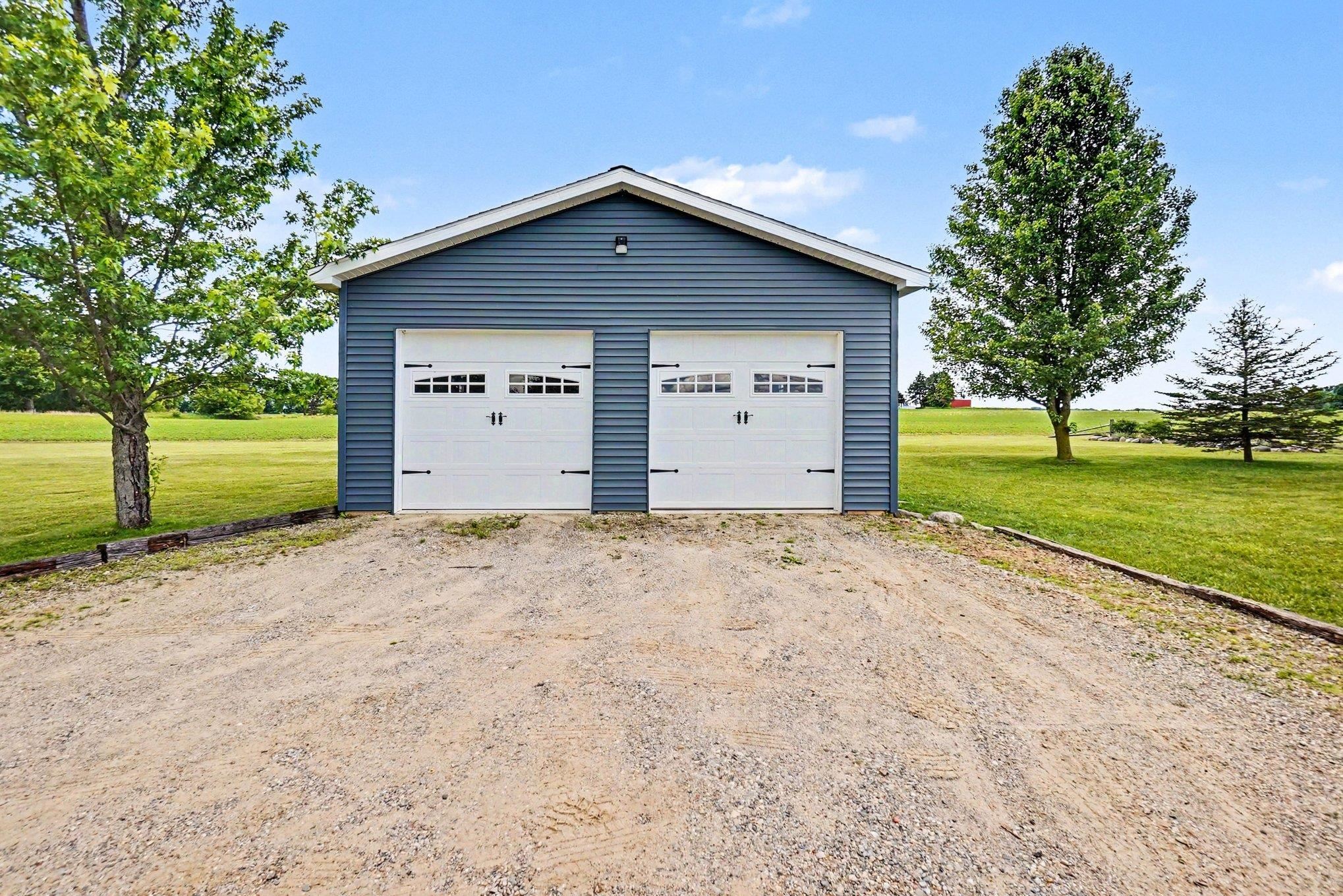 7520 South Woodruff Blanchard, MI 49310 - Photo 6 of 30 1947199-1743cbc6-144f-454b-91bd-cb4dbbafc2e2.JPG