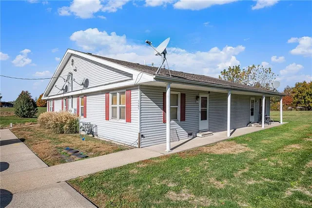 $355,000 | 1100 Colonial Drive, Lathrop, MO 64465