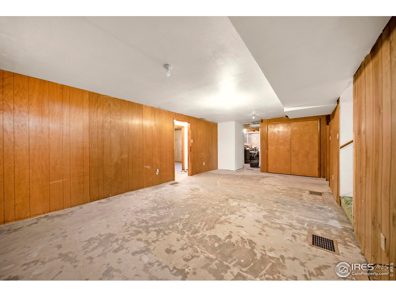706 Lane Street Fort Morgan, CO 80701 - Photo 19 of 26 Basement living room