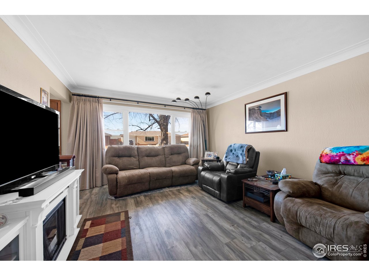 706 Lane Street Fort Morgan, CO 80701 - Photo 4 of 26 Main level living room