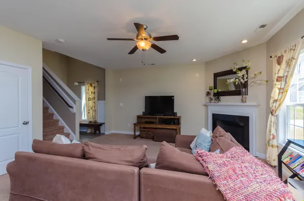 $2,000 | 219 Peggy's Trace, Sneads Ferry, NC 28460