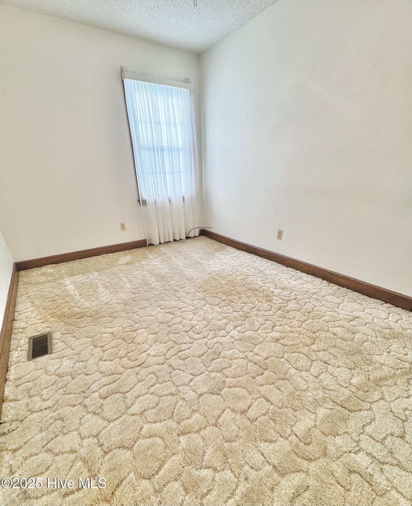 1229 Woodington Road Kinston, NC 28504 - Photo 20 of 92 IMG_4076