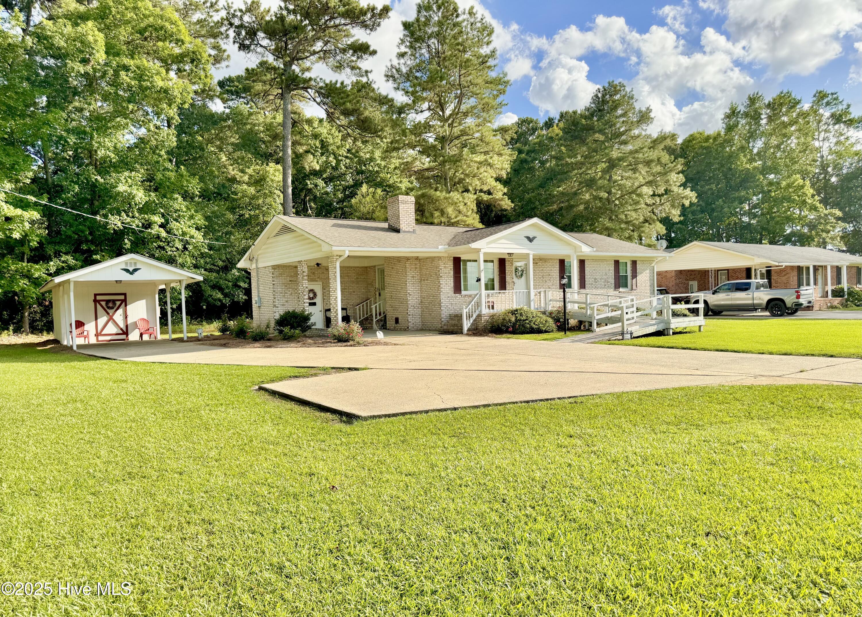 1229 Woodington Road Kinston, NC 28504 - Photo 3 of 92 IMG_4088