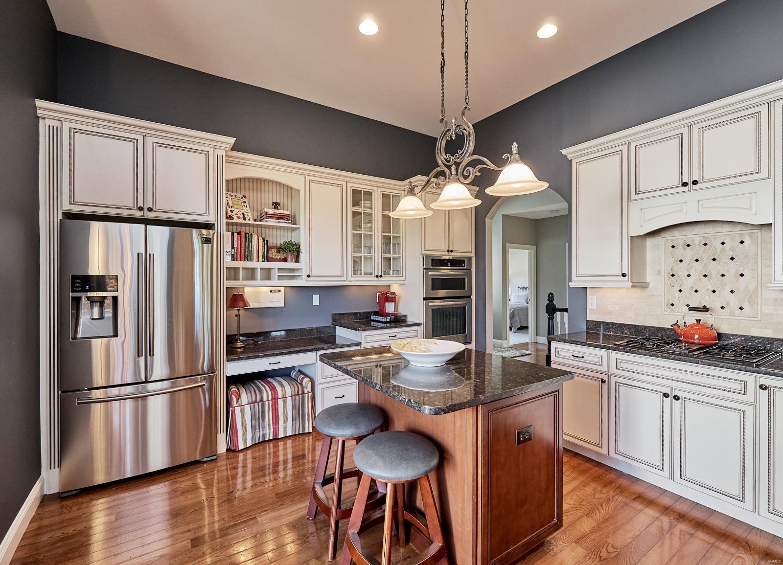 323 Kendall Ridge Court Chesterfield, MO 63017 - Photo 11 of 35