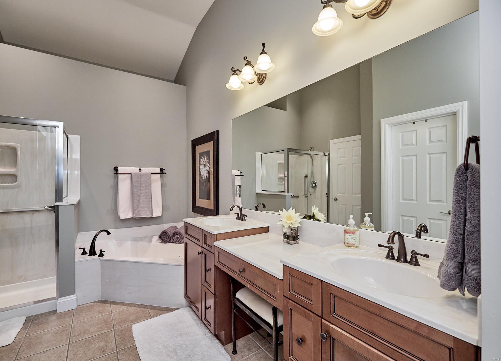 323 Kendall Ridge Court Chesterfield, MO 63017 - Photo 18 of 35
