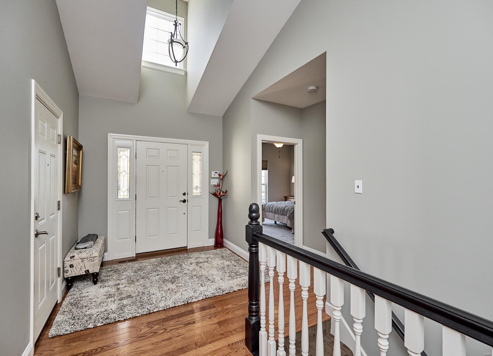 323 Kendall Ridge Court Chesterfield, MO 63017 - Photo 4 of 35