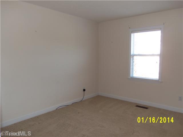 5455 Springhouse Farm Road Winston-Salem, NC 27107 - Photo 11 of 13 2nd Bedroom.