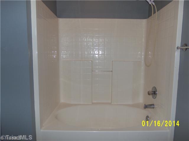 5455 Springhouse Farm Road Winston-Salem, NC 27107 - Photo 10 of 13 Master Bath/Spa.