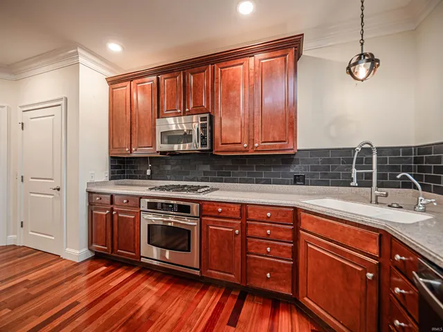 $625,000 | 1469 Woodfield Drive, Newburgh, IN 47630