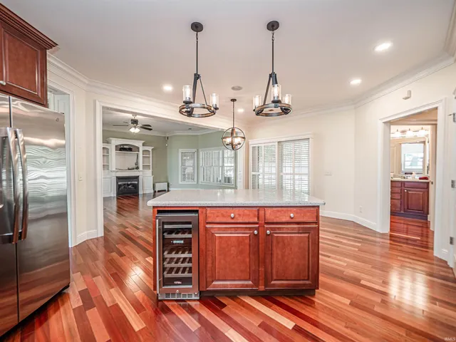 $625,000 | 1469 Woodfield Drive, Newburgh, IN 47630